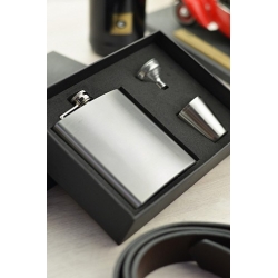 Zestaw upominkowy z grawerem (piersiówka 180 ml, 2 kieliszki i lejek)